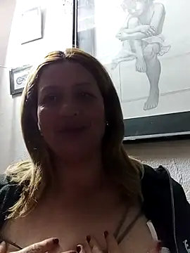 Snapshot of ROOMIINA chatting on 11/19/25, 12:43 ROOMIINA online show from 11/19/25, 12:43