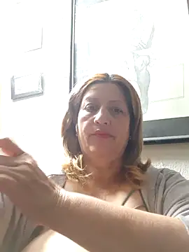 Snapshot of ROOMIINA chatting on 11/30/25, 03:21 ROOMIINA online show from 11/30/25, 03:21