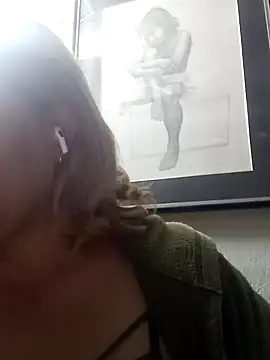 Snapshot of ROOMIINA chatting on 12/20/25, 05:36 ROOMIINA online show from 12/20/25, 05:36