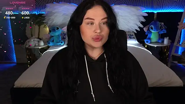 Snapshot of SerahMirabeli chatting on 10/25/25, 06:46 SerahMirabeli online show from 10/25/25, 06:46