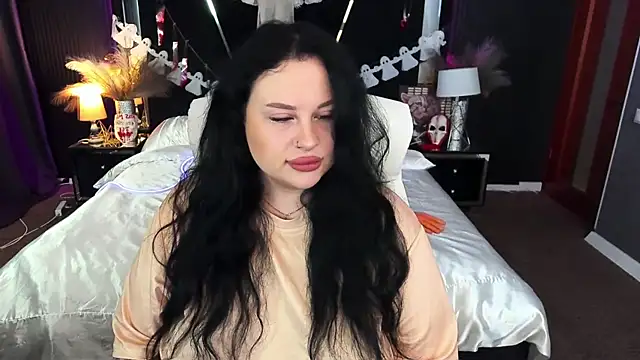 Snapshot of SerahMirabeli chatting on 11/01/25, 08:33 SerahMirabeli online show from 11/01/25, 08:33