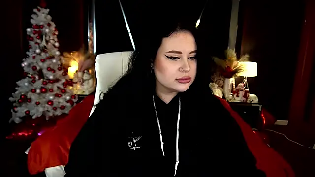 Snapshot of SerahMirabeli chatting on 12/21/25, 11:23 SerahMirabeli online show from 12/21/25, 11:23