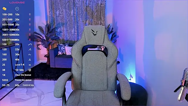 FlexyFox online show from 12/18/25, 10:21