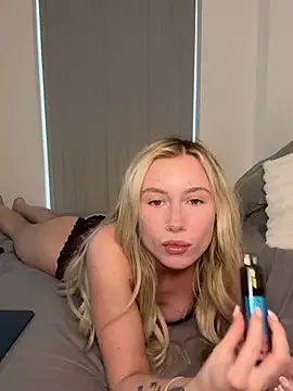 Snapshot of SexySaraxxoo chatting on 01/11/26, 03:17 SexySaraxxoo online show from 01/11/26, 03:17