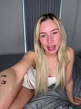 Snapshot of SexySaraxxoo chatting on 03/15/26, 11:49 SexySaraxxoo online show from 03/15/26, 11:49