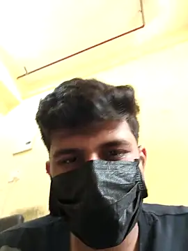 Snapshot of MrKingHero chatting on 10/17/25, 11:35 MrKingHero online show from 10/17/25, 11:35