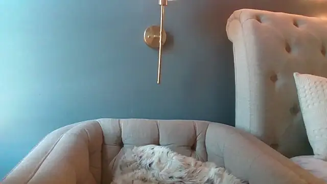 hothousewife33 online show from 10/03/25, 02:47