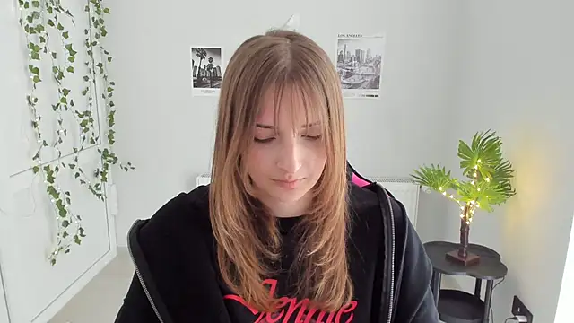 NeyliDream online show from 04/18/26, 01:15