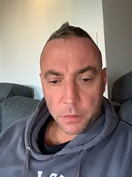 Marronglace1 online show from 11/17/25, 07:25