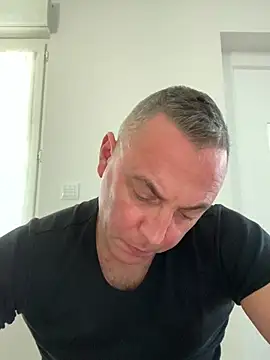 Snapshot of Marronglace1 chatting on 03/05/26, 08:43 Marronglace1 online show from 03/05/26, 08:43