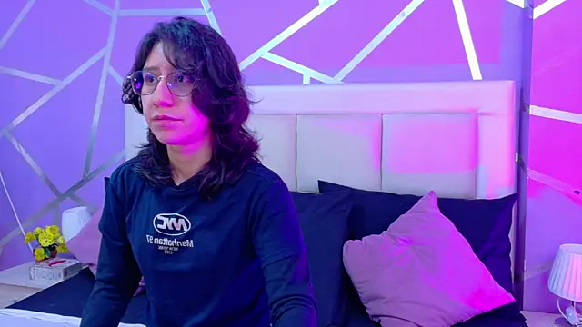 Snapshot of jupiterysaturno chatting on 09/26/25, 01:04 jupiterysaturno online show from 09/26/25, 01:04