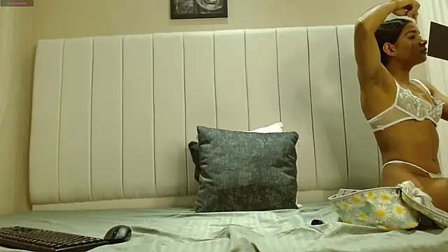 kendra lux1 online show from 10/14/25, 01:23