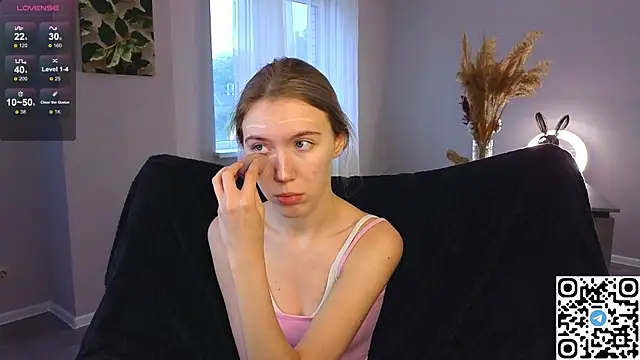 Snapshot of Succubelle chatting on 10/05/25, 06:12 Succubelle online show from 10/05/25, 06:12