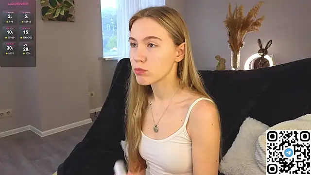 Snapshot of Succubelle chatting on 10/09/25, 06:11 Succubelle online show from 10/09/25, 06:11