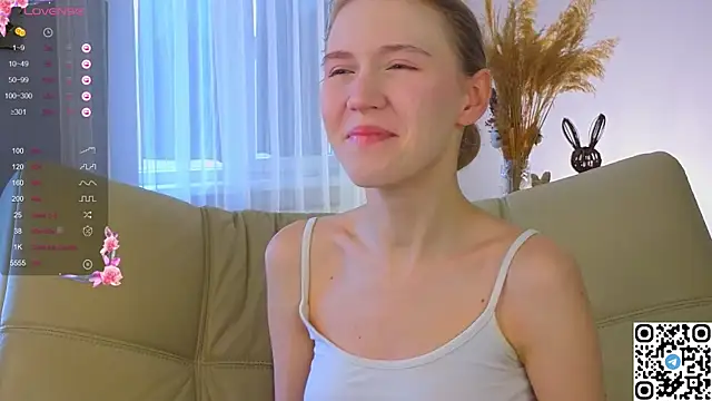 Snapshot of Succubelle chatting on 11/07/25, 06:24 Succubelle online show from 11/07/25, 06:24