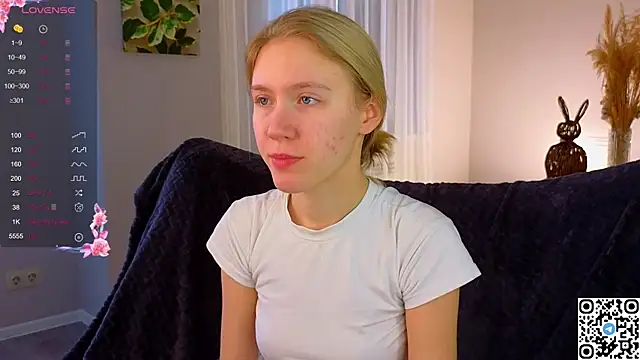 Snapshot of Succubelle chatting on 11/15/25, 06:11 Succubelle online show from 11/15/25, 06:11