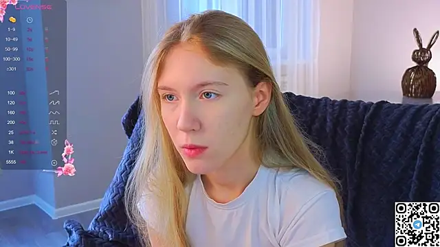 Snapshot of Succubelle chatting on 11/16/25, 06:08 Succubelle online show from 11/16/25, 06:08