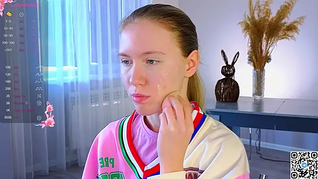 Snapshot of Succubelle chatting on 11/18/25, 06:18 Succubelle online show from 11/18/25, 06:18