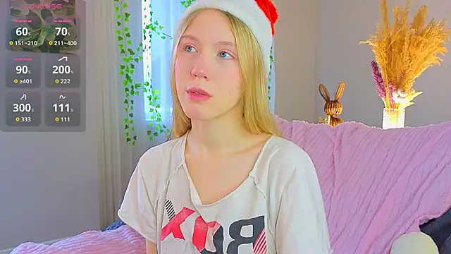 Snapshot of Succubelle chatting on 12/17/25, 07:14 Succubelle online show from 12/17/25, 07:14