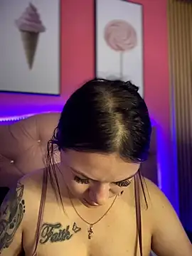 Megaan  More online show from 11/09/25, 03:27