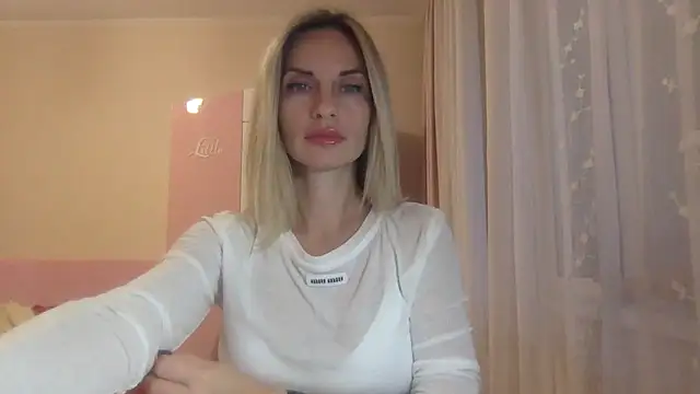 KarelliaStar online show from 10/24/25, 01:29