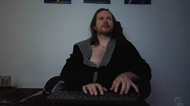 Snapshot of AlbinoAdonis chatting on 09/17/25, 04:03 AlbinoAdonis online show from 09/17/25, 04:03