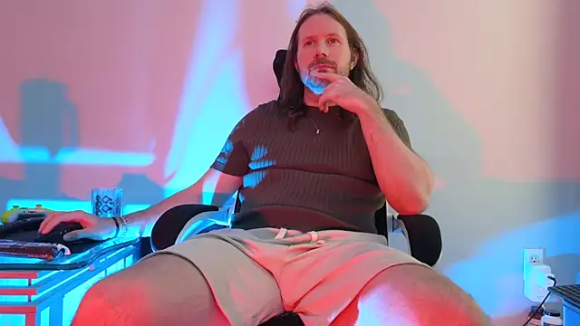 Snapshot of AlbinoAdonis chatting on 09/20/25, 09:16 AlbinoAdonis online show from 09/20/25, 09:16