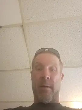 Snapshot of Mrdano0000 chatting on 10/28/25, 04:31 Mrdano0000 online show from 10/28/25, 04:31