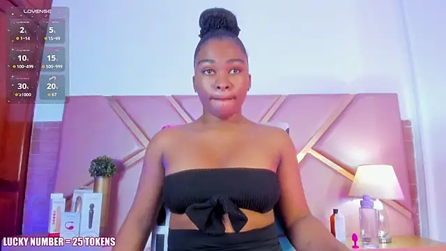 SophieSinclair online show from 11/17/25, 12:33