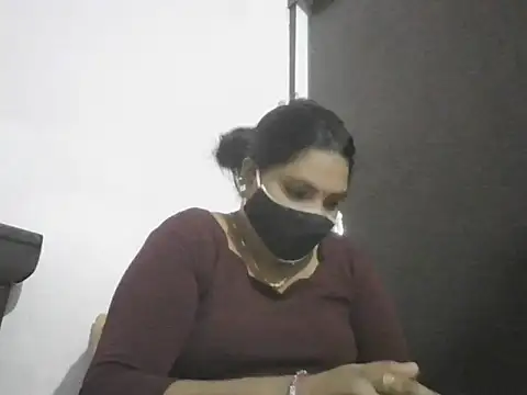 Snapshot of Nisha-telugu chatting on 09/20/25, 07:37 Nisha-telugu online show from 09/20/25, 07:37