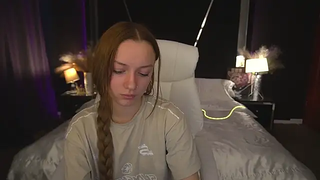 Snapshot of FoxyMayy chatting on 11/03/25, 01:56 FoxyMayy online show from 11/03/25, 01:56