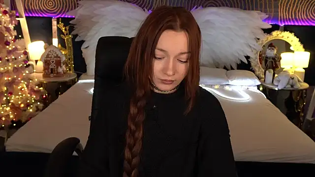 Snapshot of FoxyMayy chatting on 12/18/25, 02:01 FoxyMayy online show from 12/18/25, 02:01