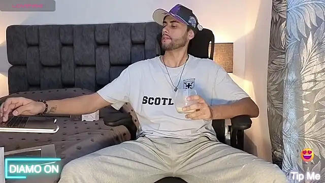 Thomas redcol online show from 10/01/25, 04:24