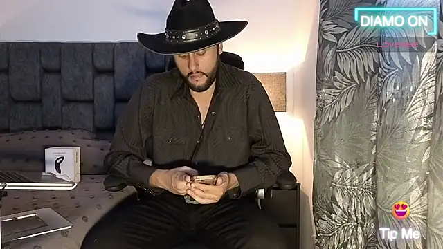 Thomas redcol online show from 10/31/25, 08:43