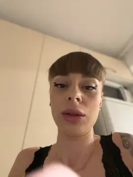 BabyBee  online show from 10/07/25, 01:36