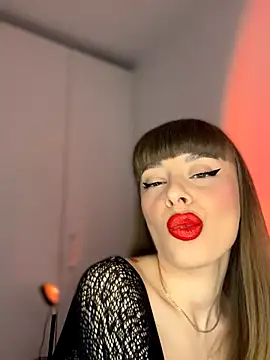 BabyBee  online show from 11/22/25, 09:25