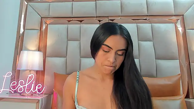 Snapshot of Leslie_Bussh_ chatting on 09/26/25, 08:02 Leslie Bussh online show from 09/26/25, 08:02