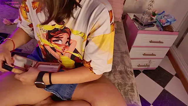 Lauuu2007 online show from 03/17/26, 08:34