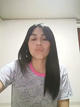 Snapshot of vanessa-titisM chatting on 10/31/25, 02:12 vanessa-titisM online show from 10/31/25, 02:12