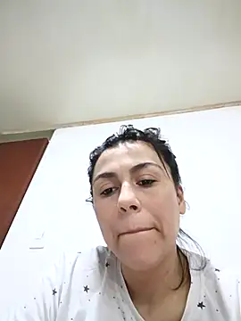 Snapshot of vanessa-titisM chatting on 11/14/25, 03:27 vanessa-titisM online show from 11/14/25, 03:27