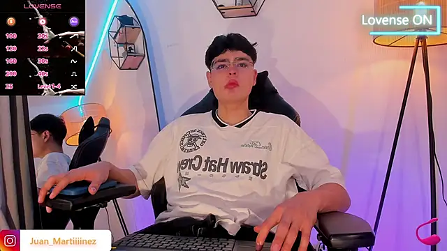 Snapshot of Im_Juaniito chatting on 10/05/25, 04:11 Im Juaniito online show from 10/05/25, 04:11