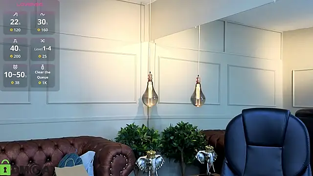 ArielBlossom    online show from 09/21/25, 11:34