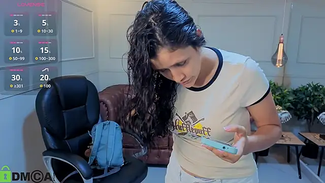 ArielBlossom    online show from 09/24/25, 11:02