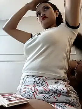 ArielBlossom    online show from 12/15/25, 11:03