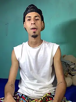 Snapshot of Alexx_1214 chatting on 09/19/25, 02:35 Alexx 1214 online show from 09/19/25, 02:35