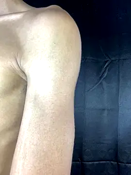 Snapshot of Alexx_1214 chatting on 10/07/25, 04:59 Alexx 1214 online show from 10/07/25, 04:59