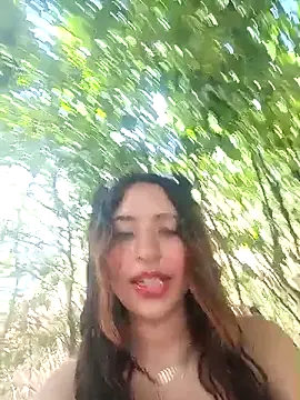 Snapshot of Sweet-Doncella chatting on 09/15/25, 02:39 Sweet-Doncella online show from 09/15/25, 02:39