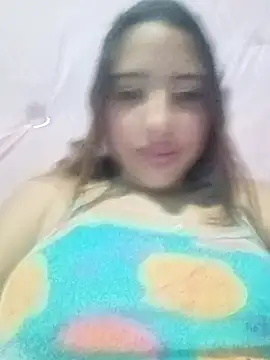 Snapshot of Sweet-Doncella chatting on 10/15/25, 03:01 Sweet-Doncella online show from 10/15/25, 03:01
