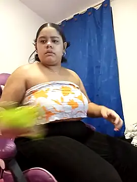 Snapshot of Anabelle_00_ chatting on 10/17/25, 03:10 Anabelle 00 online show from 10/17/25, 03:10