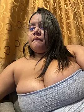 Snapshot of Anabelle_00_ chatting on 11/08/25, 03:29 Anabelle 00 online show from 11/08/25, 03:29